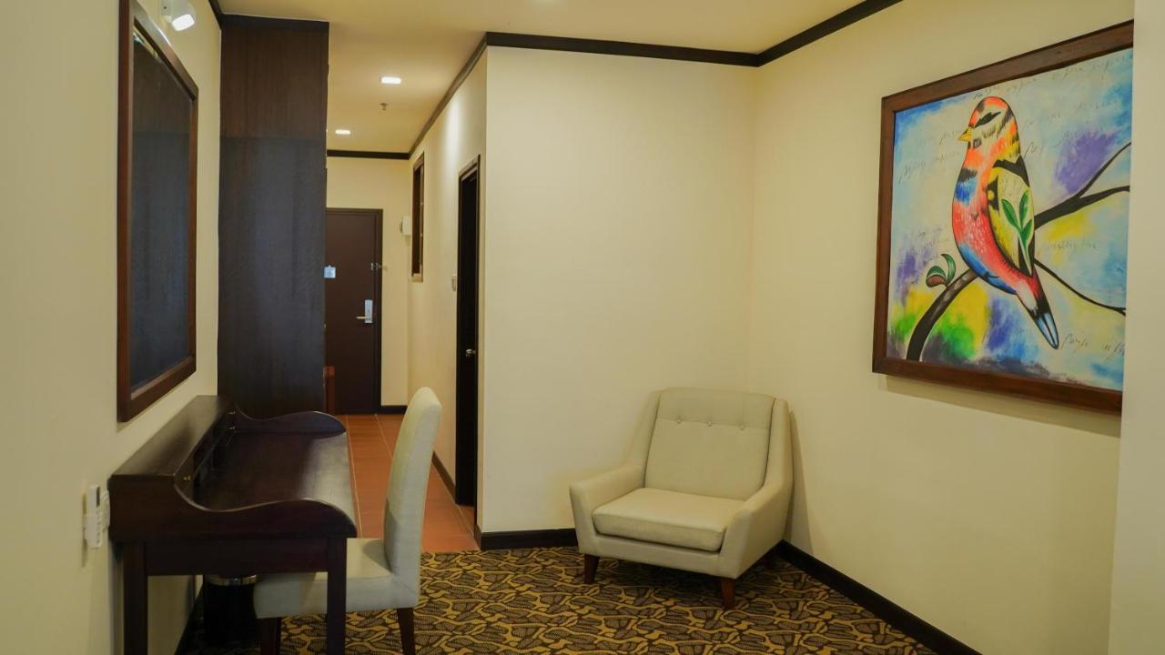 Kaizen Hotel & Suites Melaka Extérieur photo