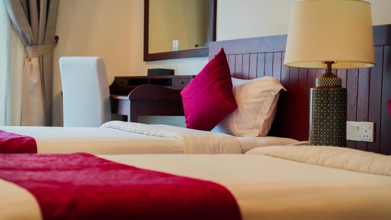 Kaizen Hotel & Suites Melaka Extérieur photo