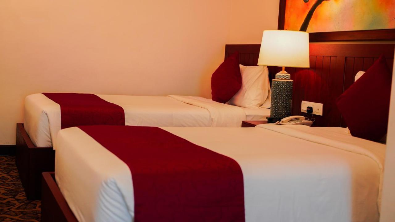 Kaizen Hotel & Suites Melaka Extérieur photo