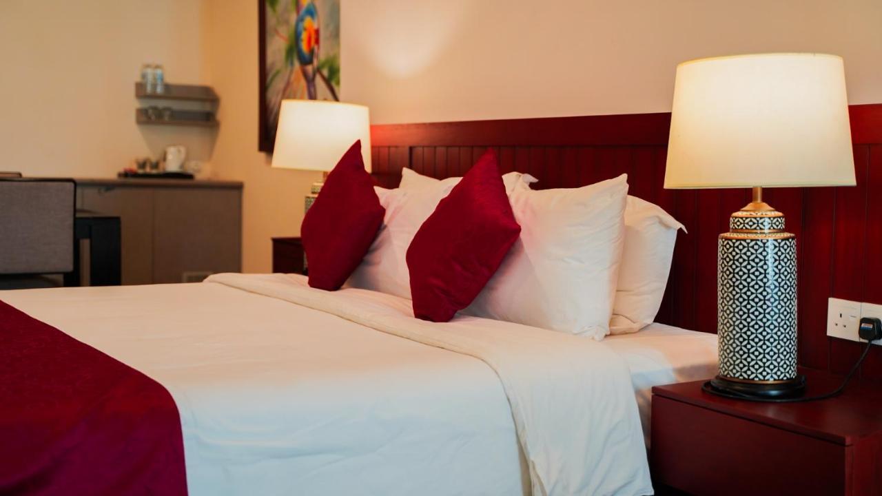 Kaizen Hotel & Suites Melaka Extérieur photo
