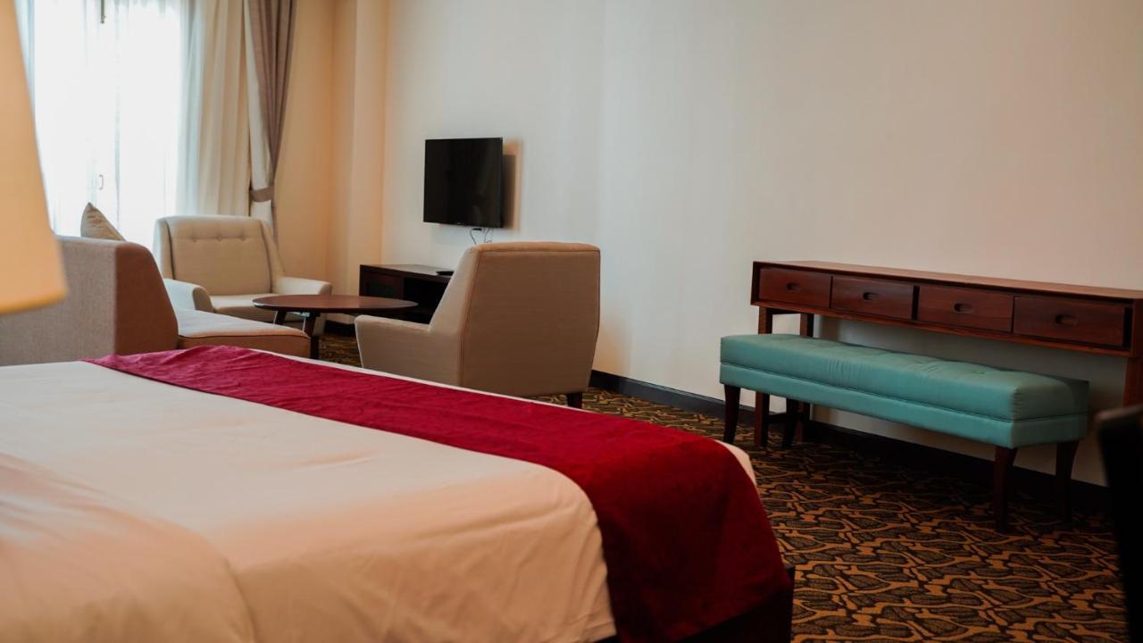 Kaizen Hotel & Suites Melaka Extérieur photo